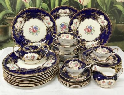 Aynsley Aristocrat Cobalt Blue Dinner Service For 12