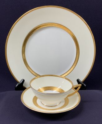 Minton White & Gold Dinner Service For 6