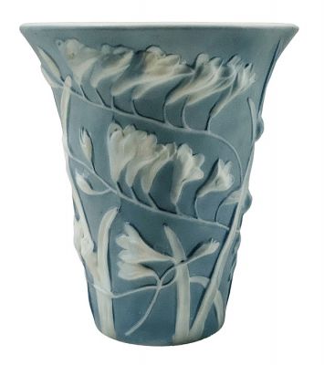 Phoenix Art Glass Vase Freesia Pattern