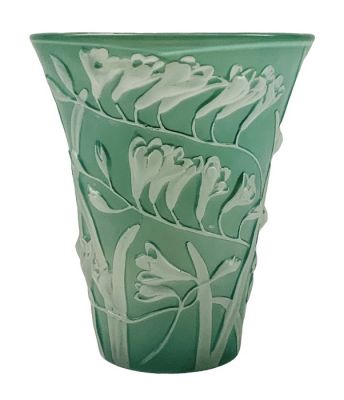 Phoenix Art Glass Vase Freesia Pattern