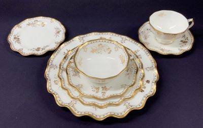 Royal Crown Derby Royal St. James Dinner Service For 12