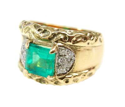 Vintage Emerald and Diamond Ring