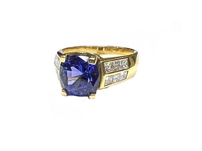Vintage Tanzanite and Diamond Ring