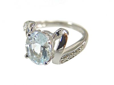 Vintage Aquamarine and Diamond Ring