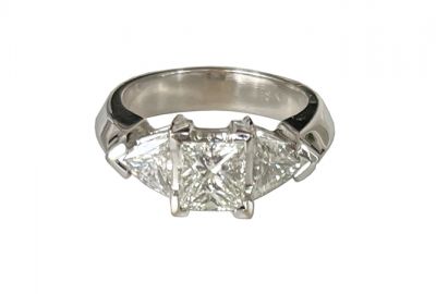 Vintage Diamond 3 Stone Engagement Ring
