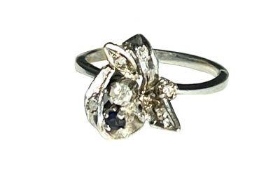 Vintage Diamond and Blue Sapphire Ring