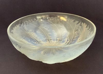 Art Deco R. Lalique Opalescent Glass Bowl, “Chicorée”  Model #3213, Designed circa 1925