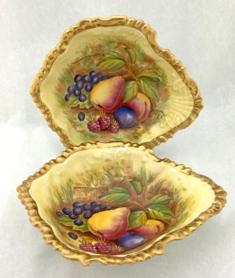 Aynsley Bone China Orchard Gold Pattern Shell Shaped Dishes