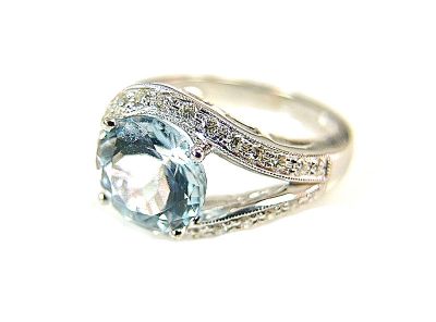 Modern Aquamarine and Diamond Ring