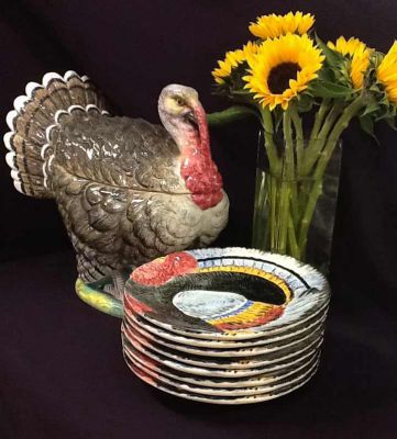 Majolica Thanksgiving Turkey Tureen and Dinner Plate Set