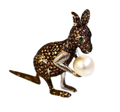 Modern Brown Diamond Pearl Garnet Kangaroo