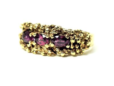Vintage 3 Garnet Ring