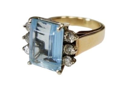 Vintage Aquamarine and Diamond Ring