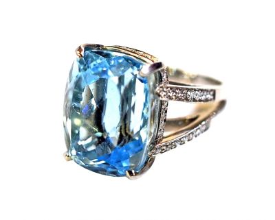 Vintage Aquamarine and Diamond Ring