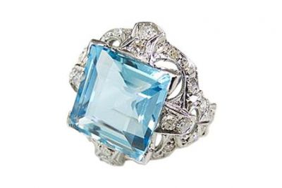 Vintage Aquamarine and Diamond Ring