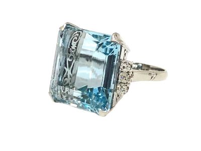 Vintage Aquamarine and Diamond Ring