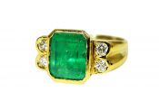 Vintage Emerald and Diamond Ring