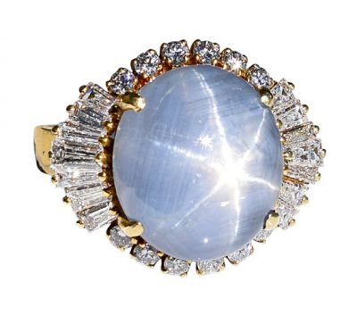 Vintage 21.5ct Star Sapphire and Diamond Ring in 18kt Yellow Gold
