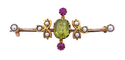 Antique 1.35ct Peridot 15kt Brooch