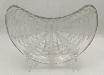 Art Deco R. Lalique Pissenlit Crescent Salad Plate circa 1924-45