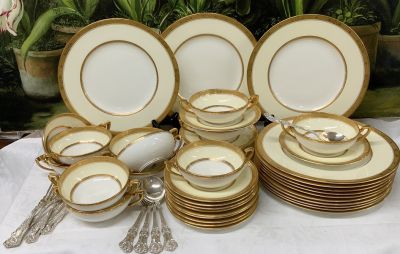 Royal Worcester Diana Pattern Dinnerware