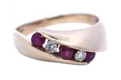 Vintage .28ct Ruby 10kt Ring