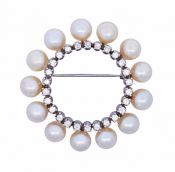 Vintage Pearl 18kt Brooch