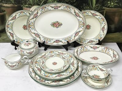 Wedgwood Ventnor Dinner Service For 8