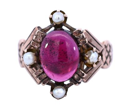 Antique 1.75ct Garnet and Pearl Ring in 9kt Yellow Gold