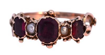 Antique 1.74ct Garnet and Seed Pearl Ring in 18kt Rose Gold