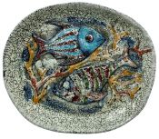 Decorative Pottery Platter Featuring Fish