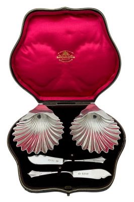 Goldsmiths & Silversmiths Shell Butter Dishes & Knives, London 1905, Original Box