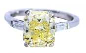 Modern 2.81ct Fancy Yellow Diamond and Diamond 18kt Engagement Ring