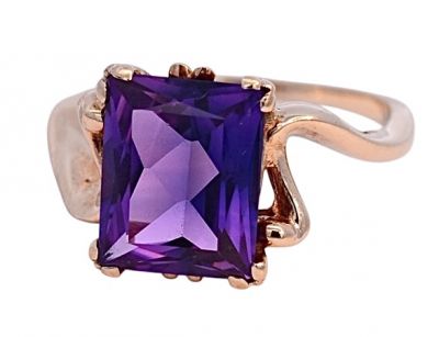 Vintage 5.11ct Synthetic Colour Change Sapphire Ring in 10kt Yellow Gold