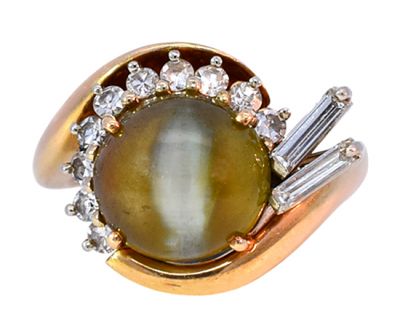 Vintage 6.25ct Cat’s Eye Chrysoberyl and Diamond Ring in 14kt White and Yellow Gold