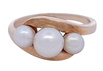 Birks Vintage Three Pearl Ring in 14kt Yellow Gold