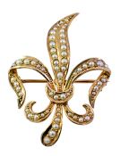 Vintage Pearl Fleur De Lys Brooch in 14kt Yellow Gold