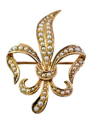 Vintage Pearl Fleur De Lys Brooch in 14kt Yellow Gold