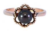 Vintage Tahitian Pearl Ring in 10kt Yellow Gold
