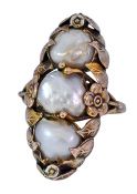 Vintage Three Pearl Ring in 10kt Yellow Gold