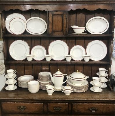Minton Saturn Ruby Crimson Dinner Service For 16