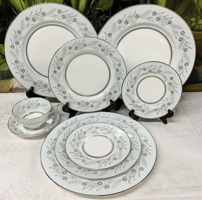 Paragon Fine Bone China Dinner Service For 8, Pattern # Z1227