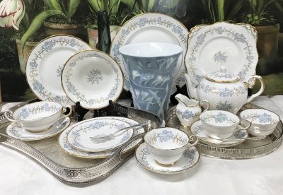 Tuscan Avondale Bone China Dinner Service for 8 + Serving Pieces