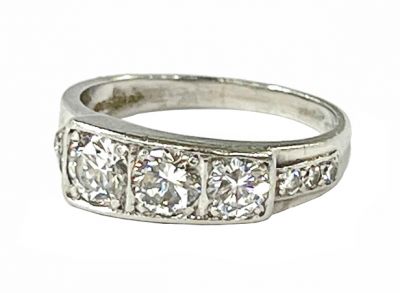 Vintage 3 Diamond Ring