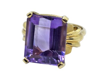 Vintage Amethyst Solitaire Ring