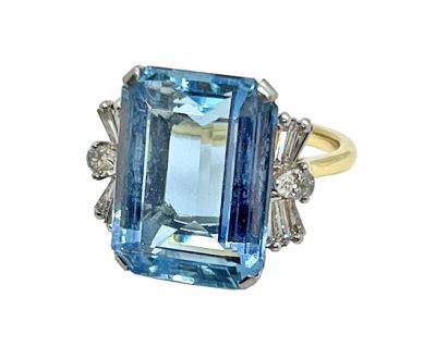 Vintage Aquamarine and Diamond Ring