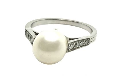 Vintage Freshwater Pearl and Diamond Ring