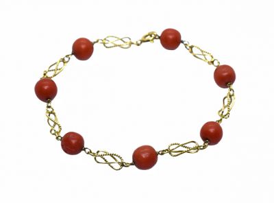 Vintage One Strand Coral Bead Bracelet