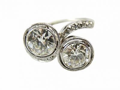 Ellis Bros Vintage Diamond Toi et Moi Ring