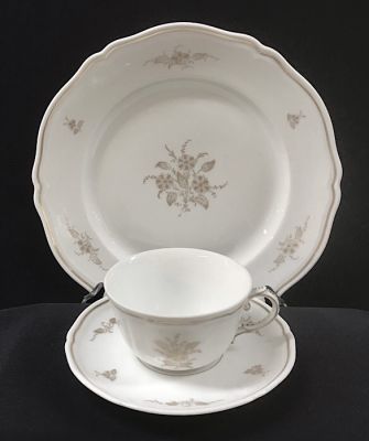 Richard Ginori Dinner Service for 12